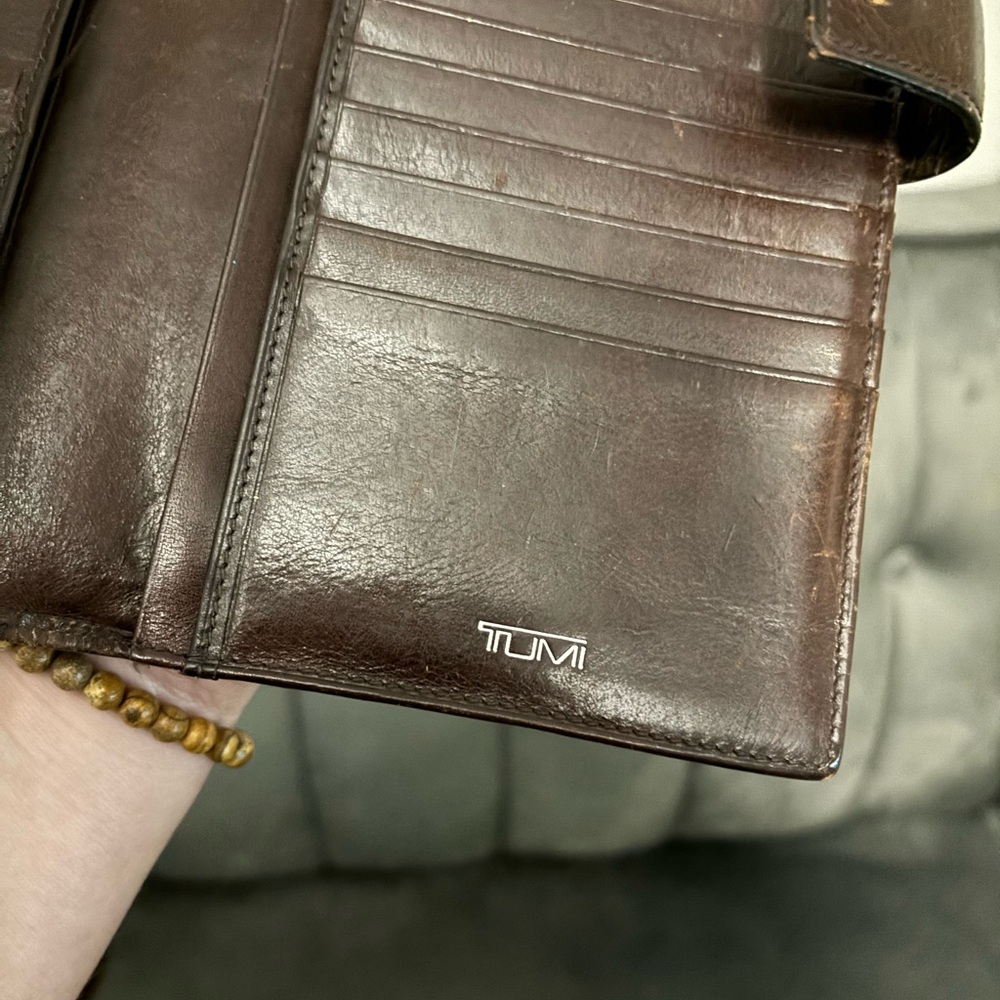 Tumi Brown Leather Wallet Organizer - Picture 2 of 4